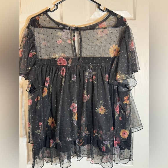 WILLOW Young Contemporary Black Floral Print Mesh Top (Size 3X) - Picture 2 of 10
